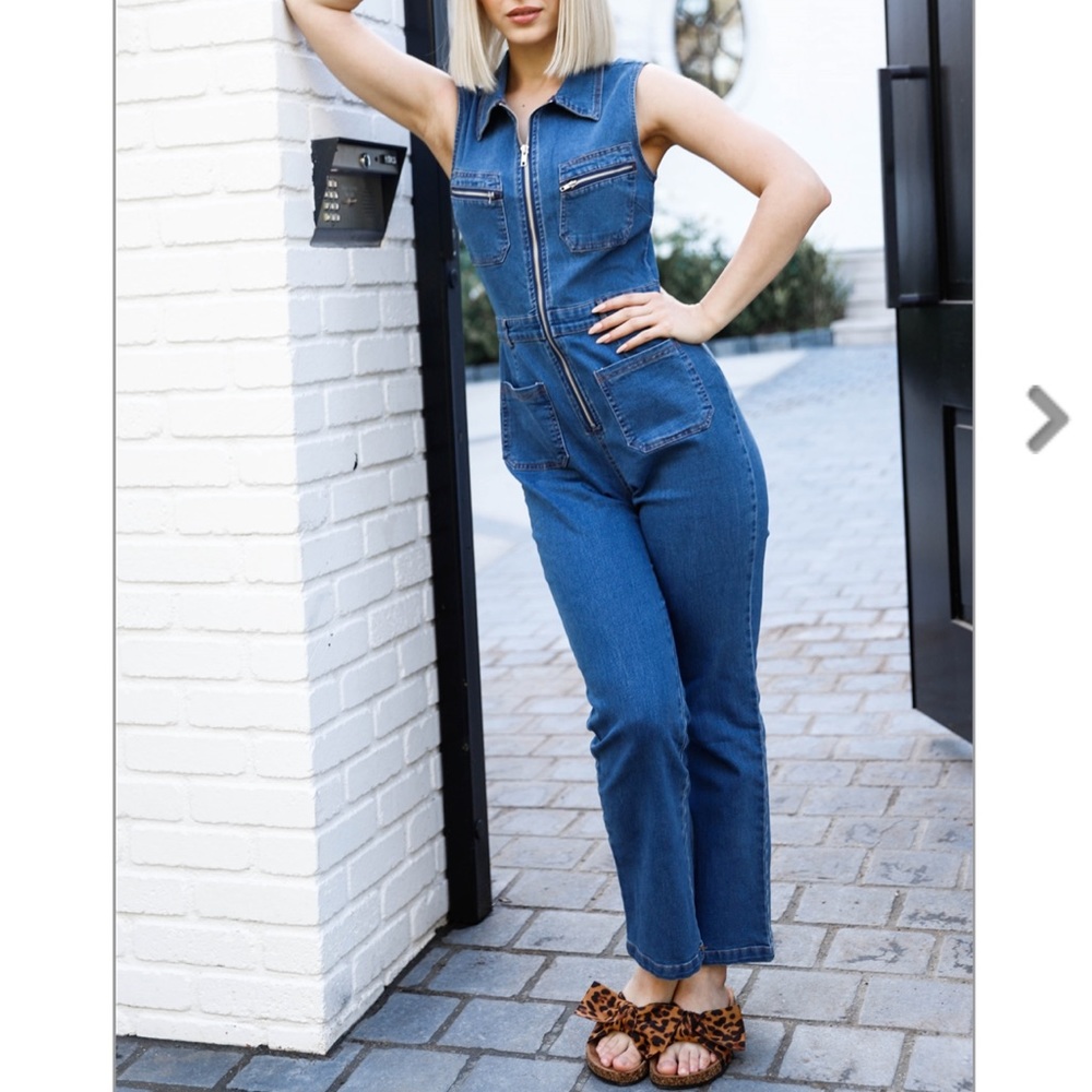 One Left ☝️NEW Retro Denim Sleeveless Collared Front Zip Up Overall - Picture 6 of 8
